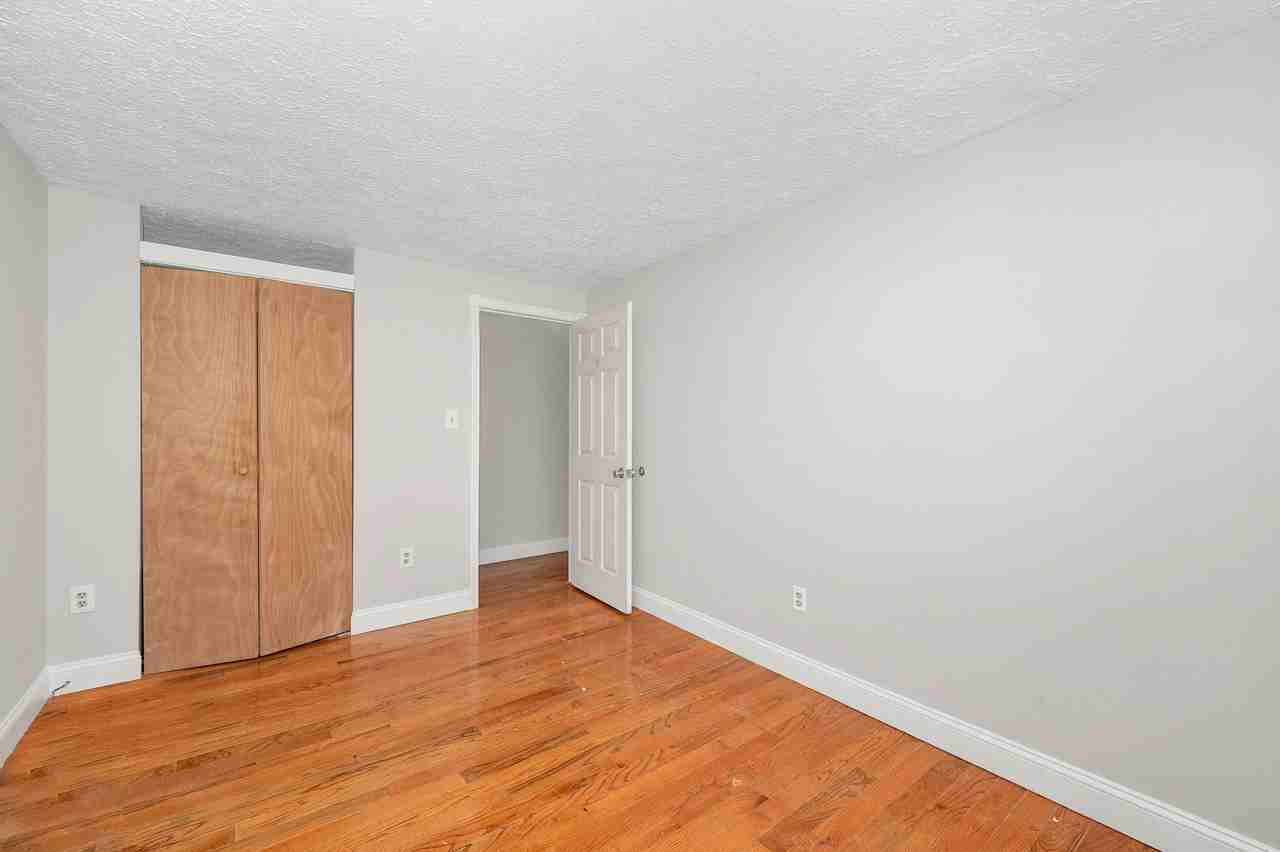 11724 Rosearbor Ct - Photo 4 of 15