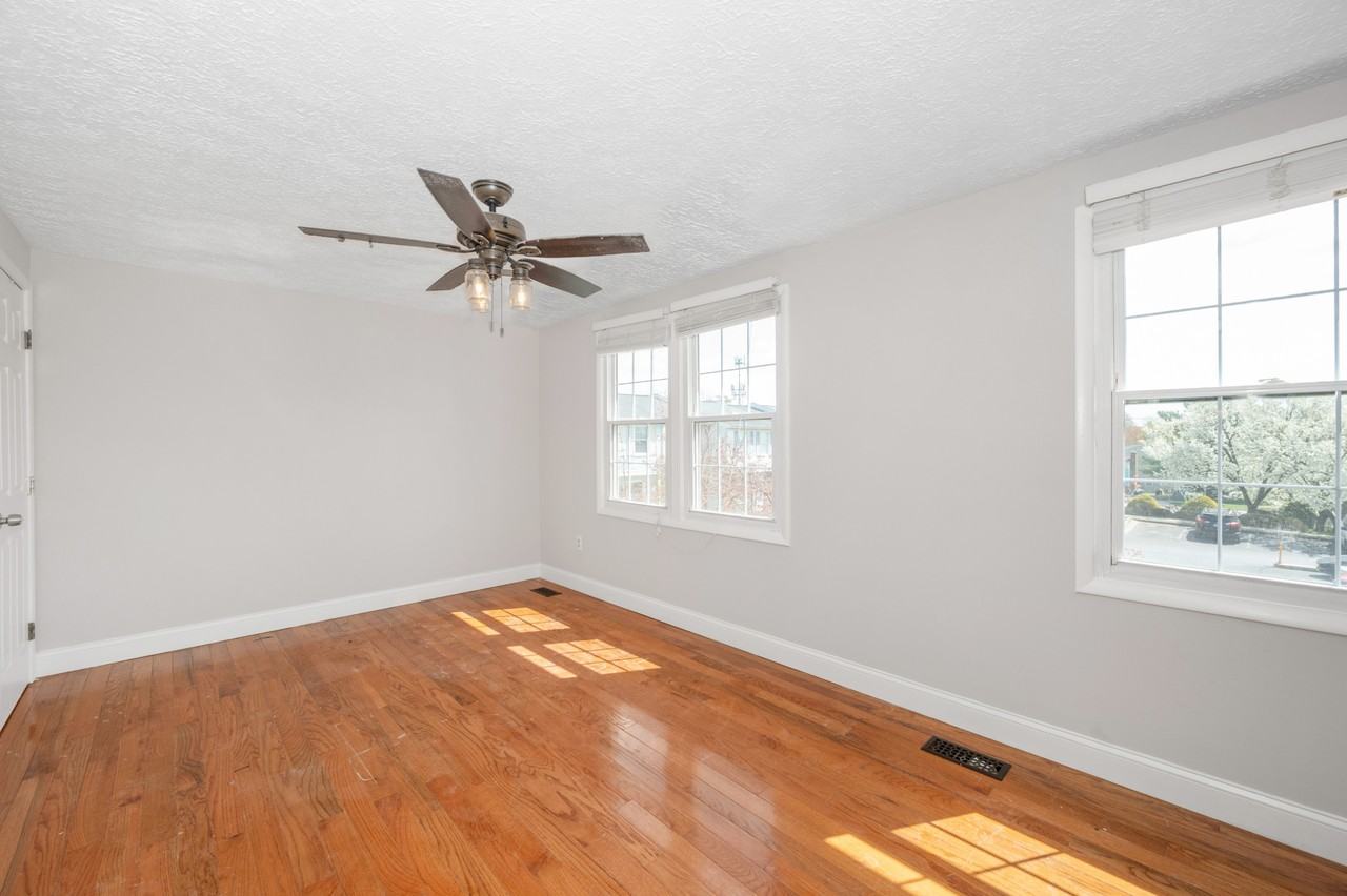 11724 Rosearbor Ct - Photo 6 of 15