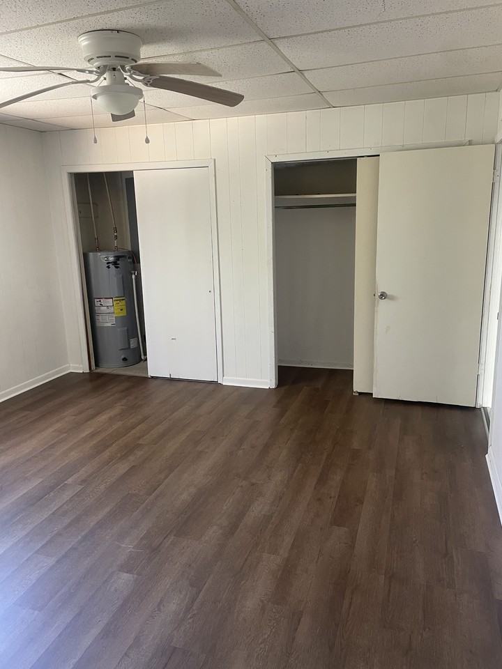 18030 Us Highway 31 #18030APT4 - Photo 7 of 11