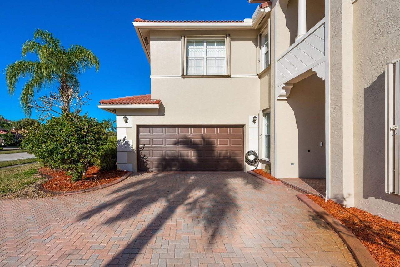 102 Ibisca Ter #1 - Photo 4 of 50