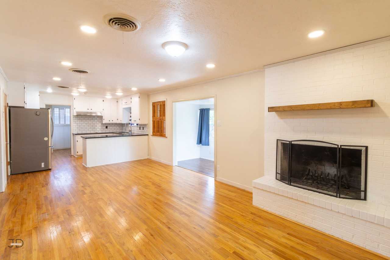 1556 Singleton Ave #1 - Photo 5 of 22