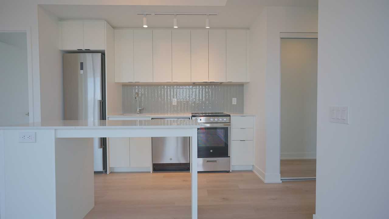 1660 Westbend Residences #911 - Photo 4 of 30