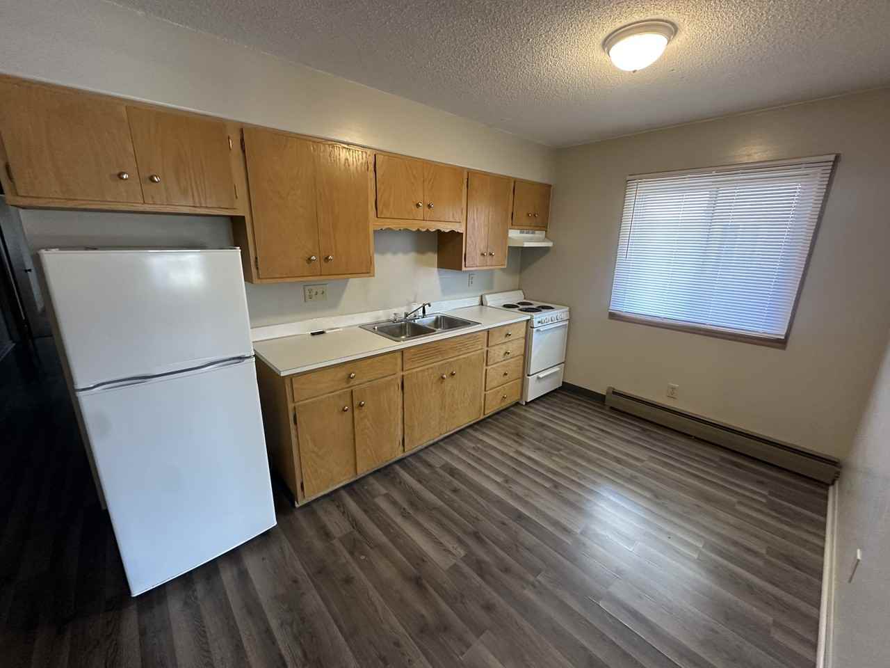 905 N Main St #2 - Photo 5 of 8