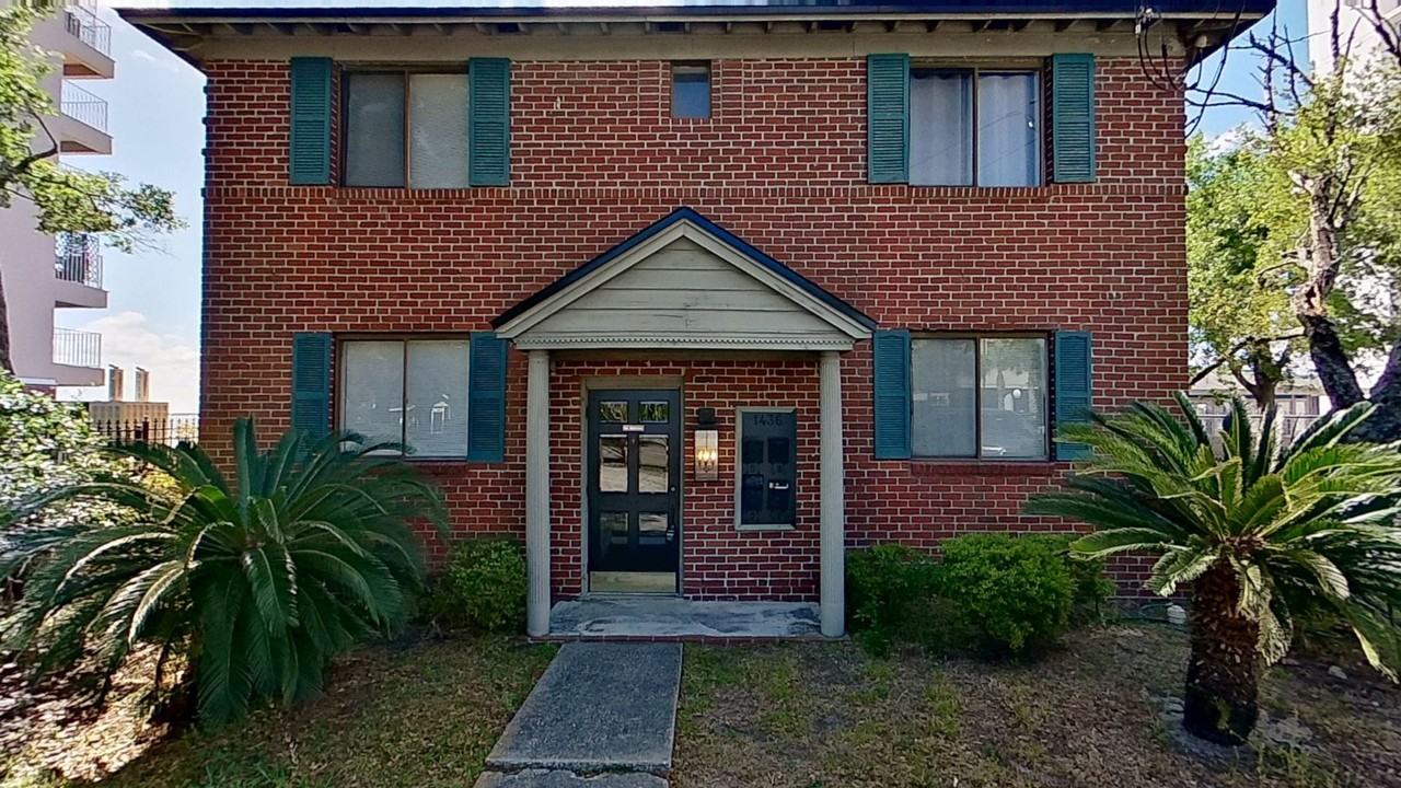 1436 Le Baron Ave - Photo 2 of 18