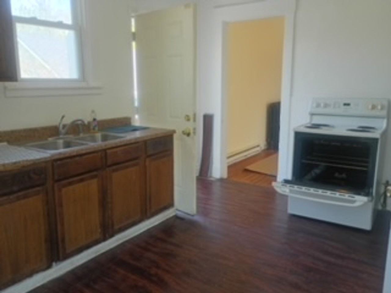 409 Williams St - Photo 3 of 10