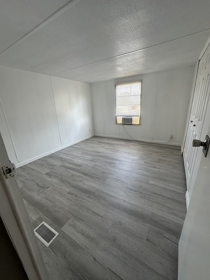 8004 Reynolda Rd #1 - Photo 6 of 14