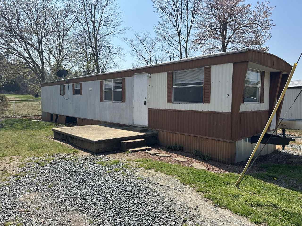 7960 Reynolda Rd Trlr 7 #7 - Photo 2 of 8