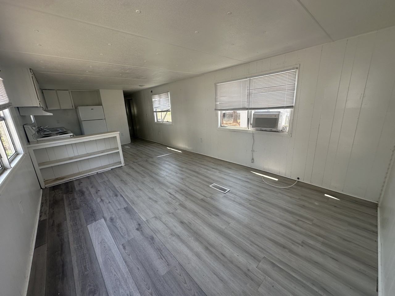 7960 Reynolda Rd Trlr 7 #7 - Photo 4 of 8