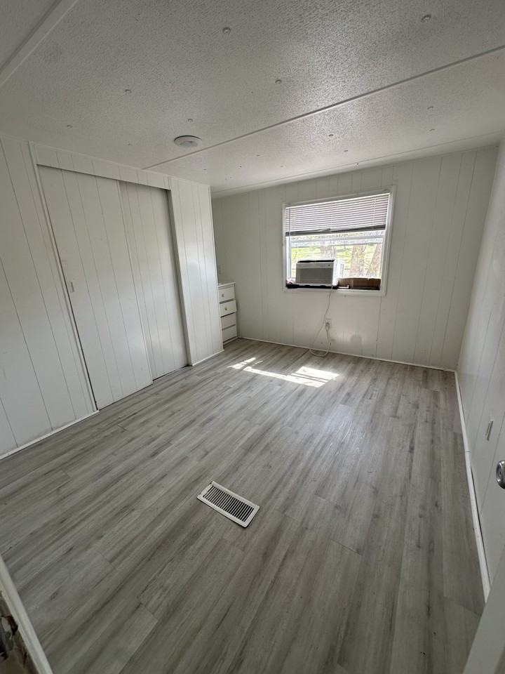 7960 Reynolda Rd Trlr 7 #7 - Photo 7 of 8