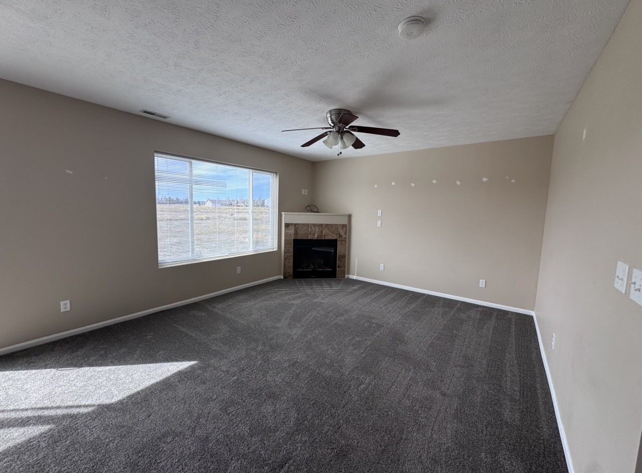 374 Colter Ave #1 - Photo 3 of 8