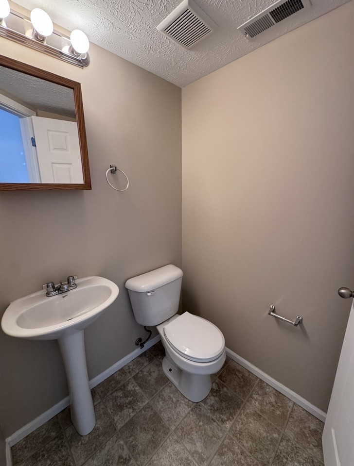 374 Colter Ave #1 - Photo 4 of 8
