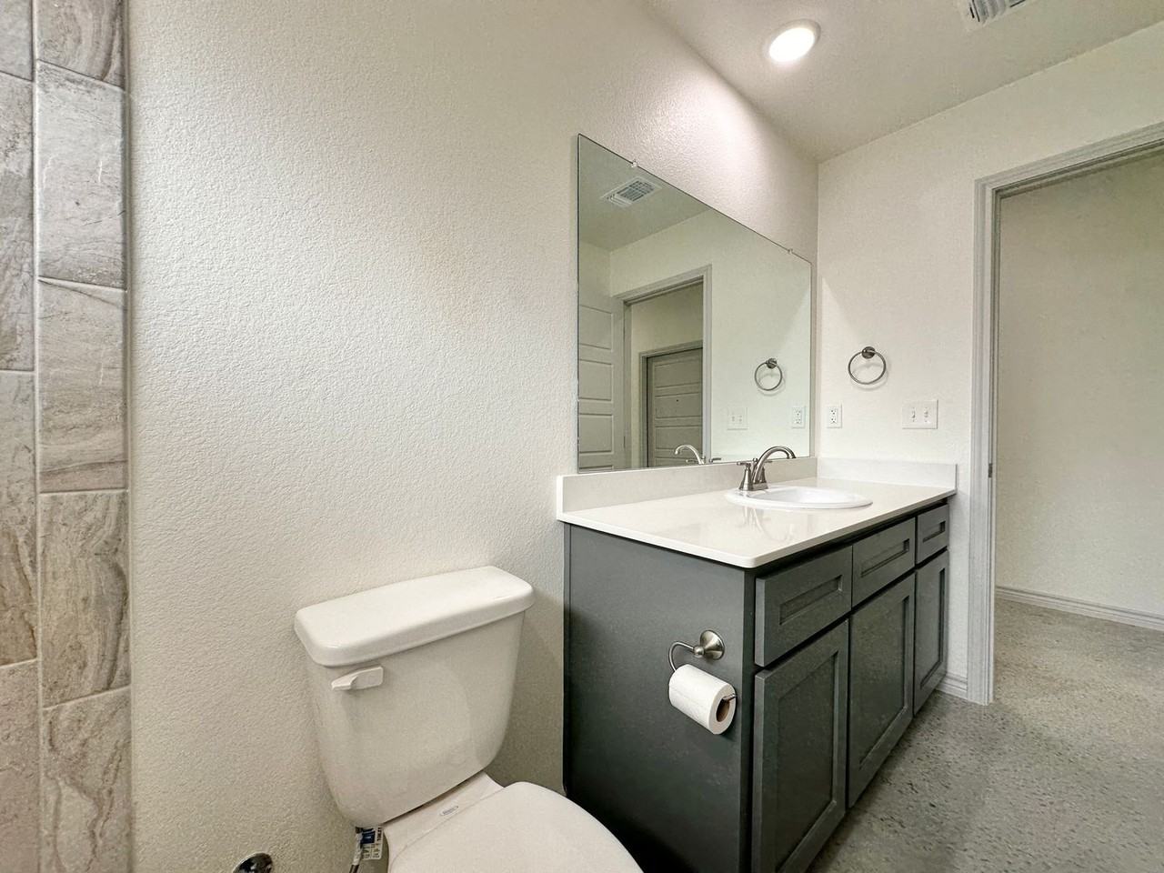 833 Freedom Cir - Photo 7 of 34