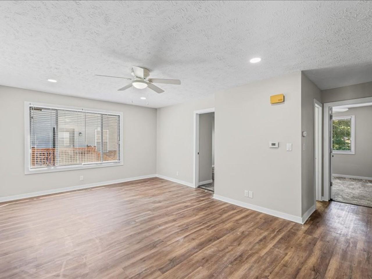 105 N Orr Dr - Photo 3 of 20