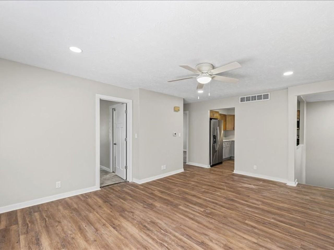 105 N Orr Dr - Photo 5 of 20