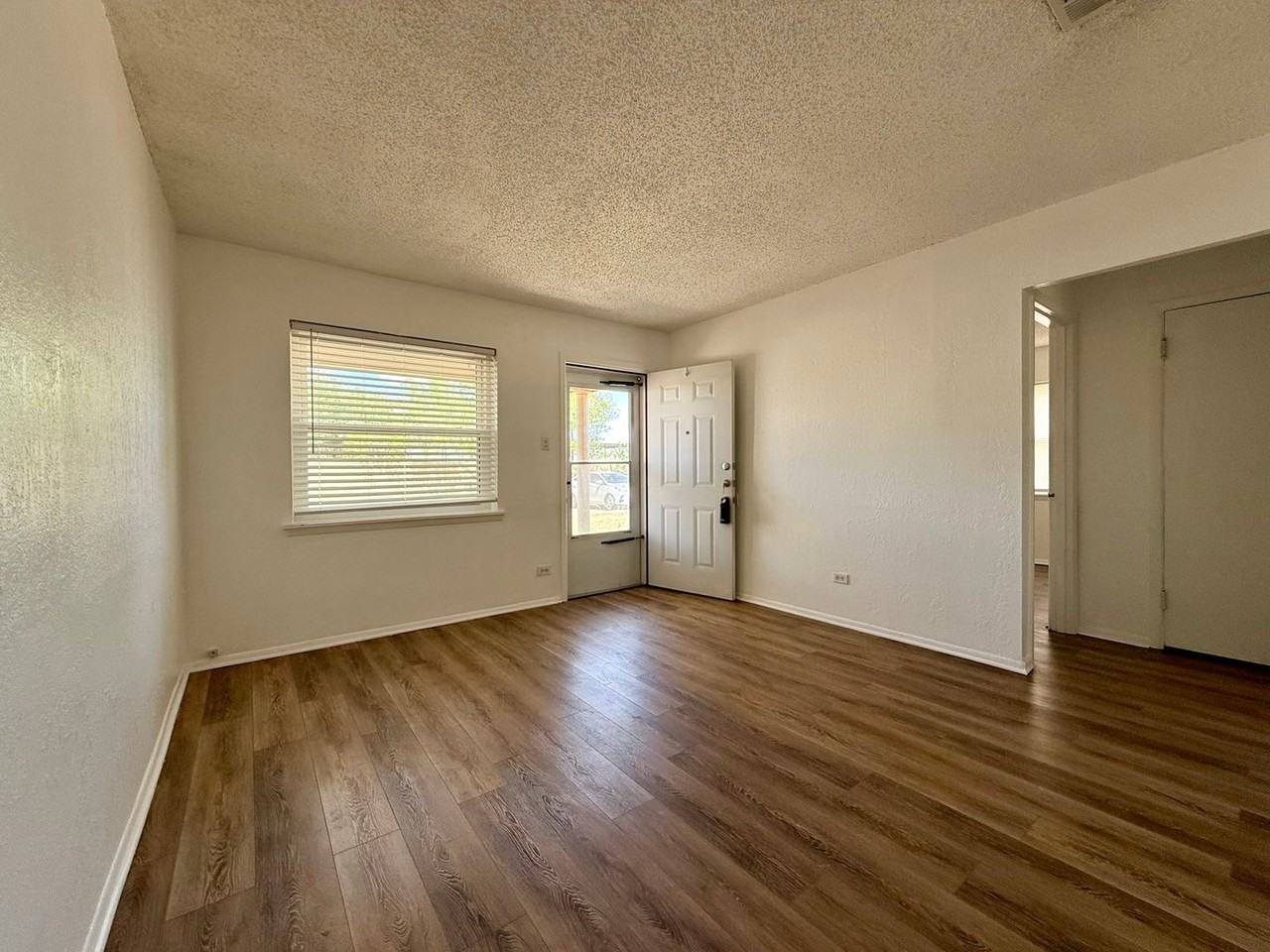 3219 Storey Ave - Photo 2 of 11
