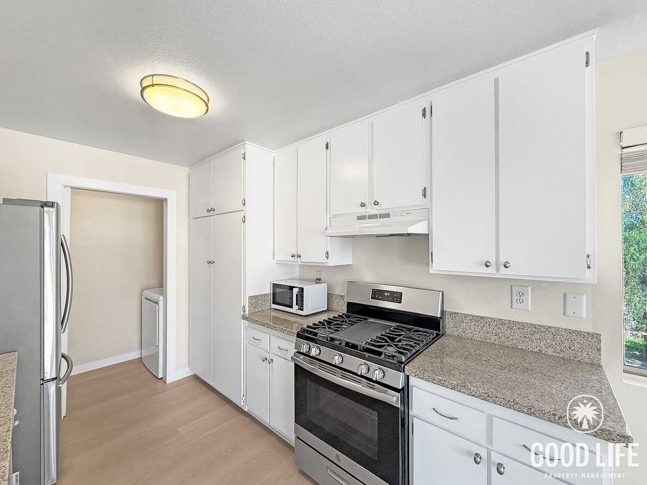 4212 Vista Del Rio Way #2 - Photo 3 of 22