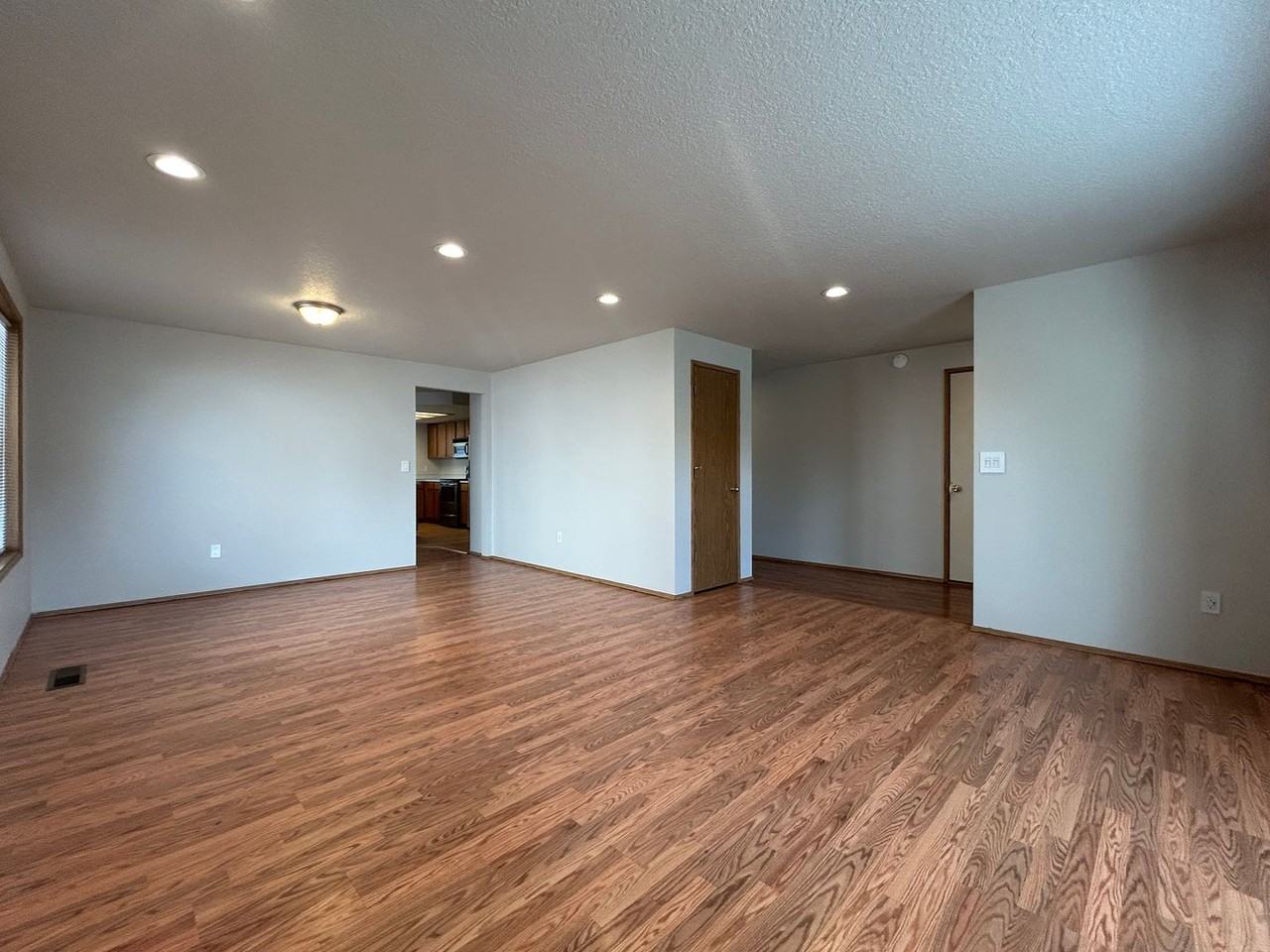 13318 Ne 83rd St - Photo 3 of 13