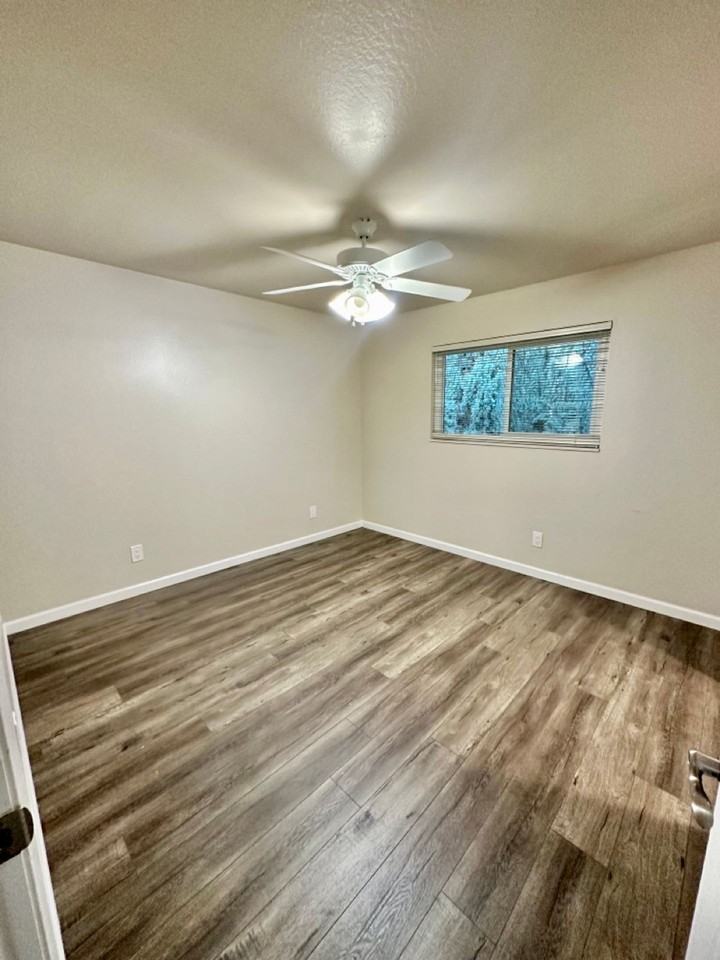 953 Lupin Ave #009 - Photo 4 of 16