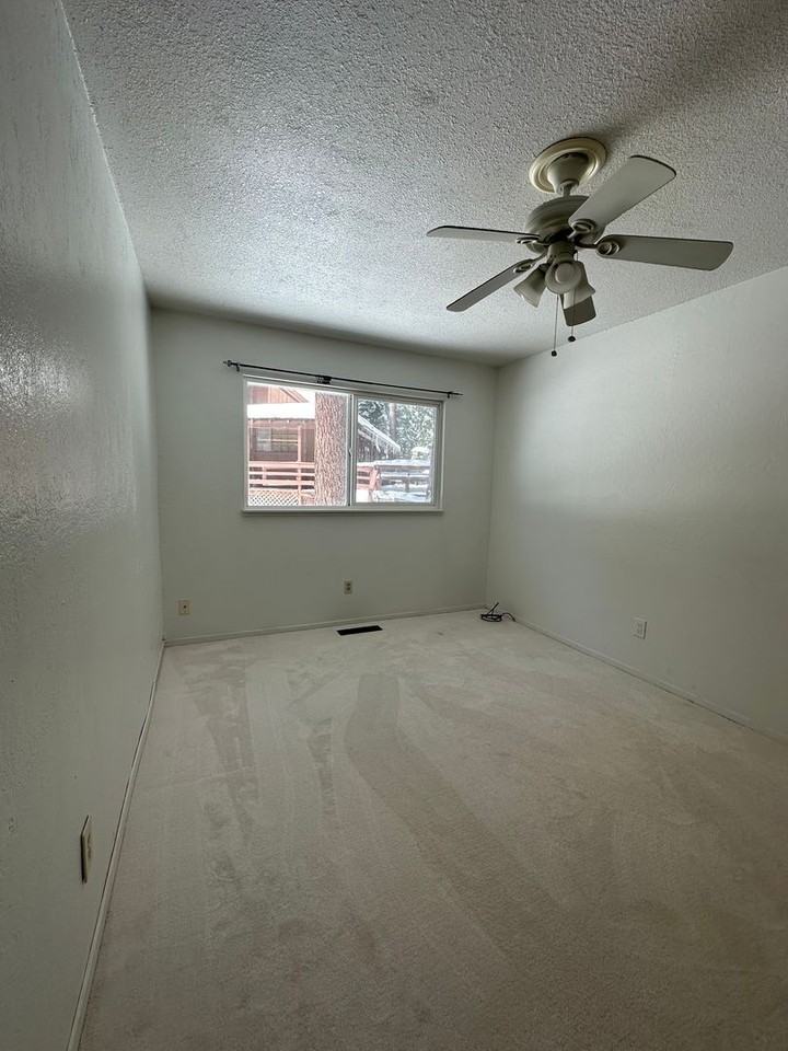 897 Julie Ln - Photo 6 of 10