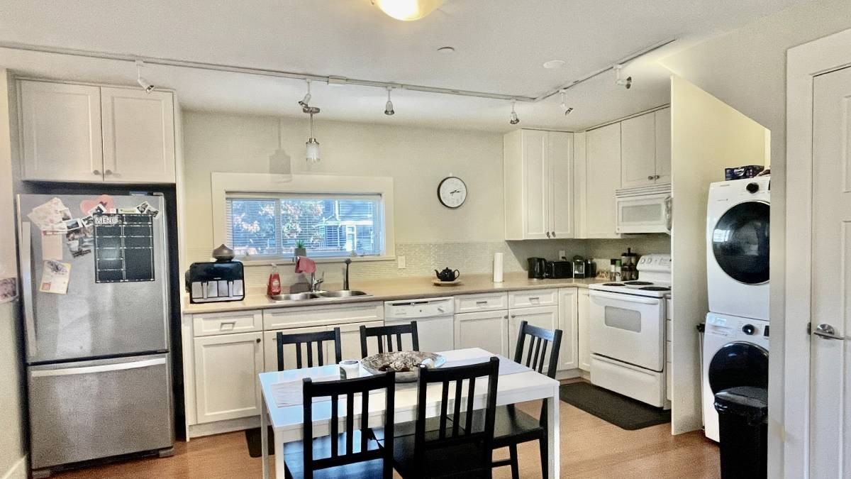 5837 Quebec St #1 - Photo 5 of 18