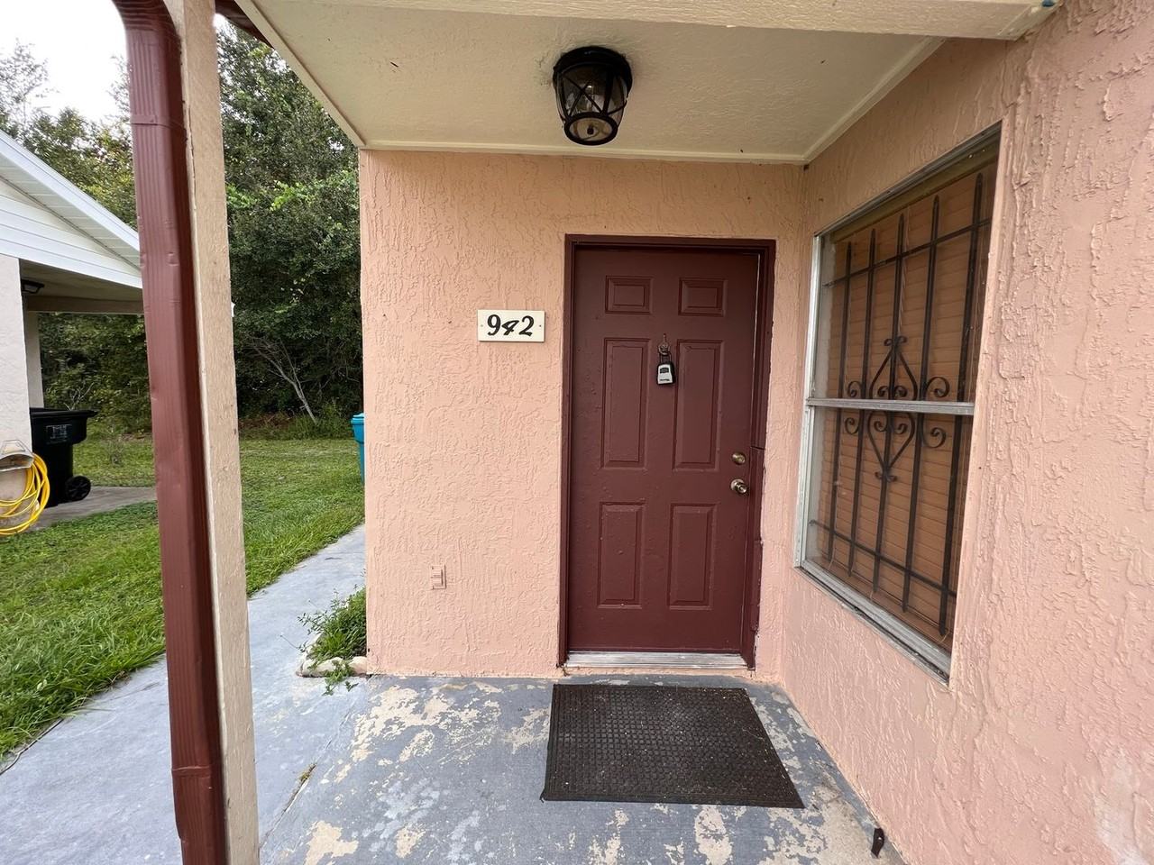 942 Loquat Tree Rd - Photo 2 of 15