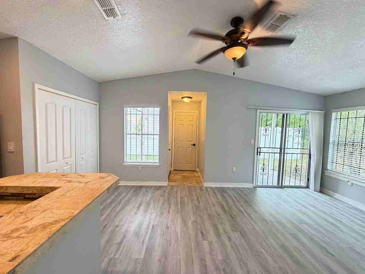 942 Loquat Tree Rd - Photo 3 of 15