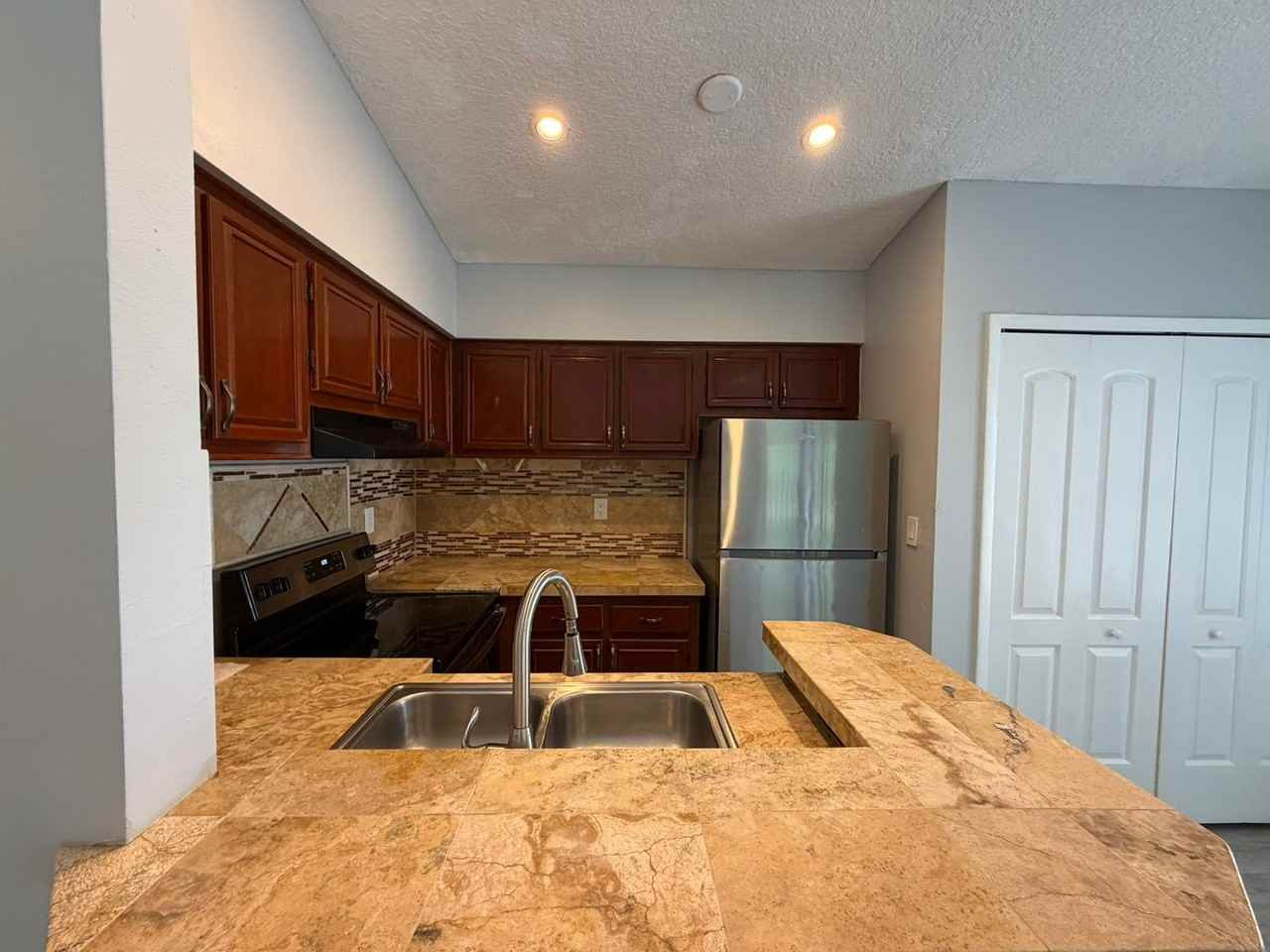 942 Loquat Tree Rd - Photo 6 of 15