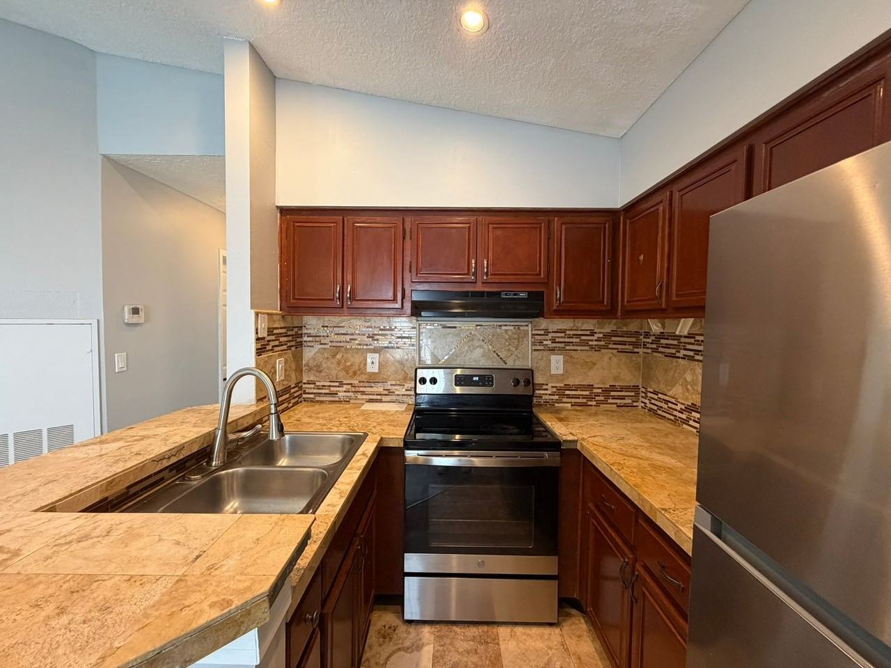 942 Loquat Tree Rd - Photo 7 of 15