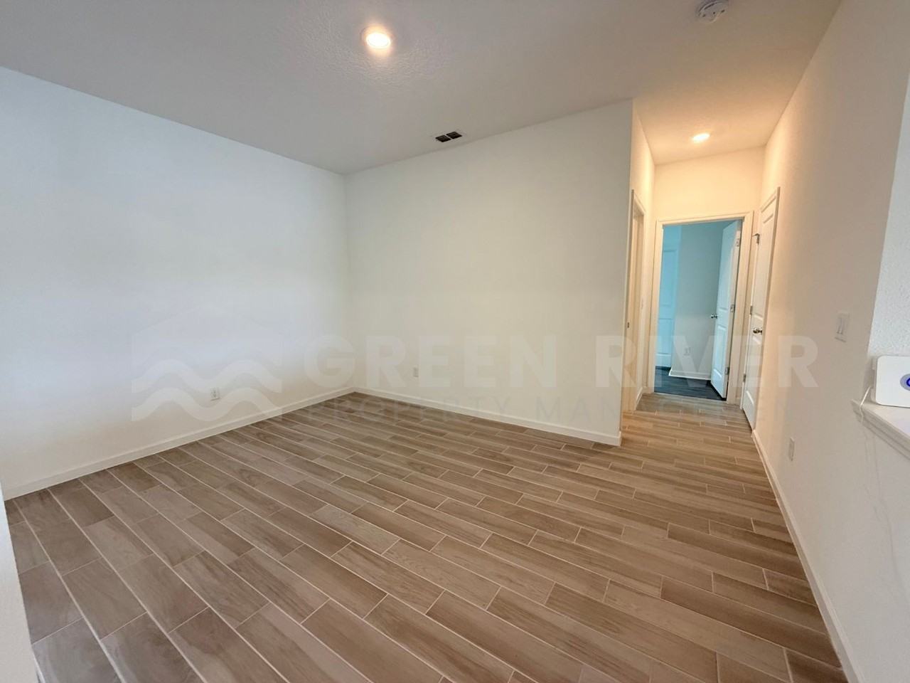 2717 White Cedar Ln - Photo 6 of 50