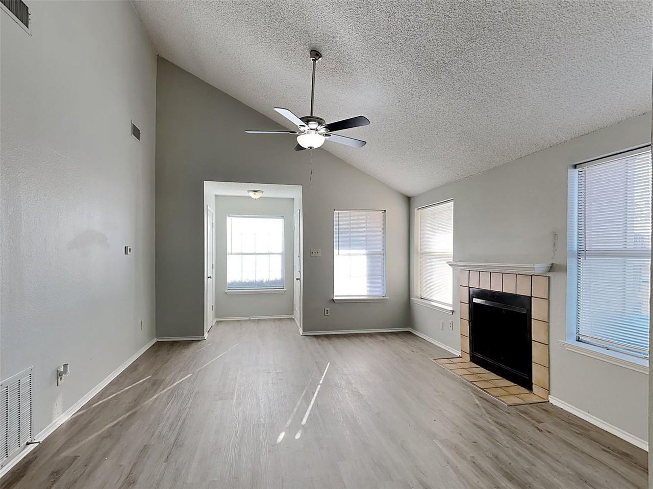 6701 Windwillow Dr - Photo 2 of 19