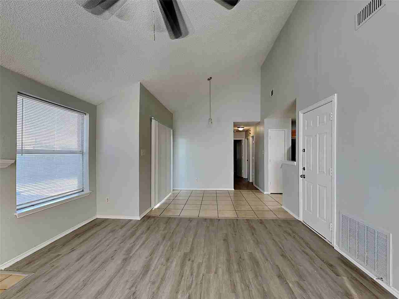 6701 Windwillow Dr - Photo 3 of 19