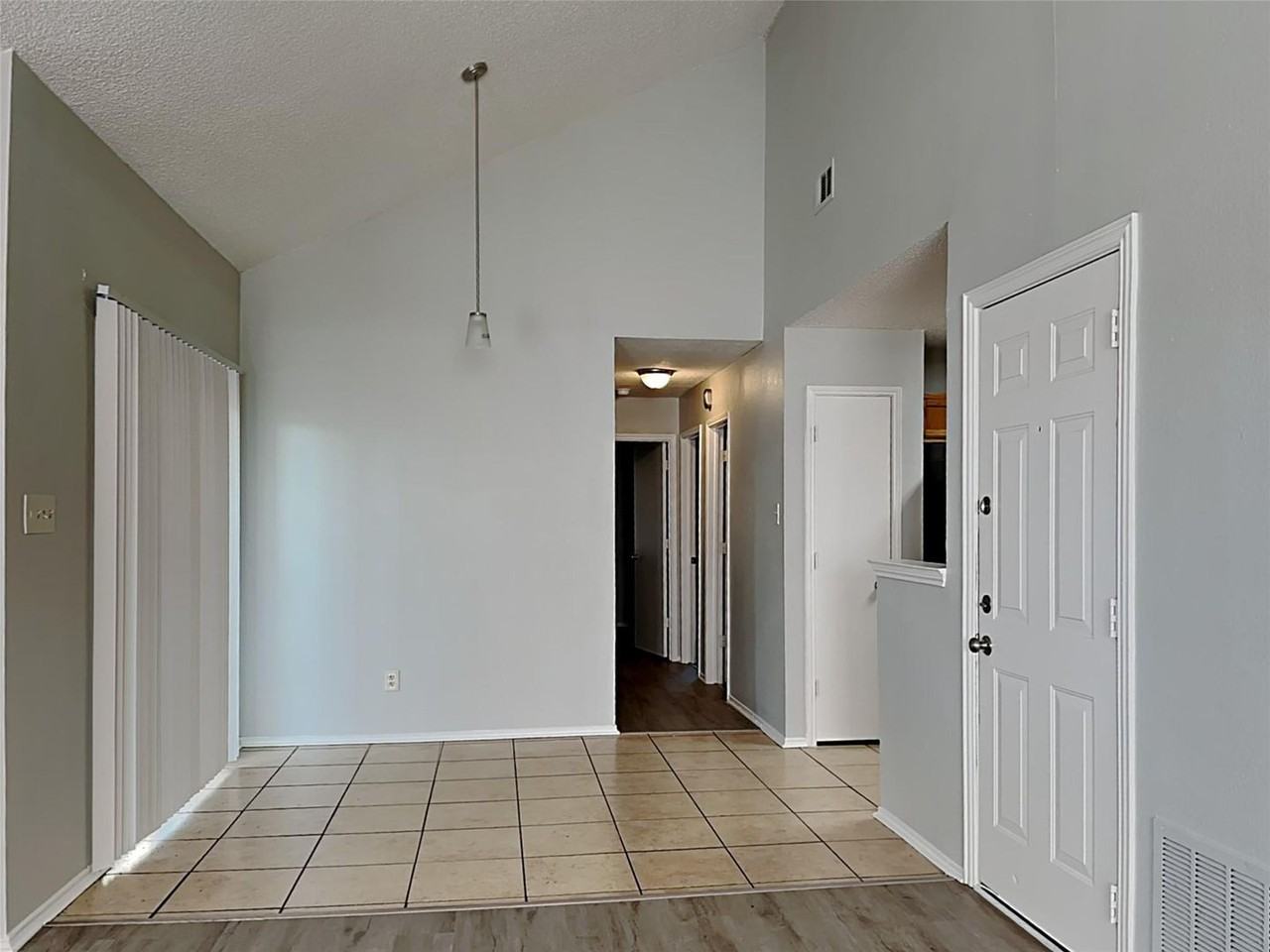 6701 Windwillow Dr - Photo 5 of 19