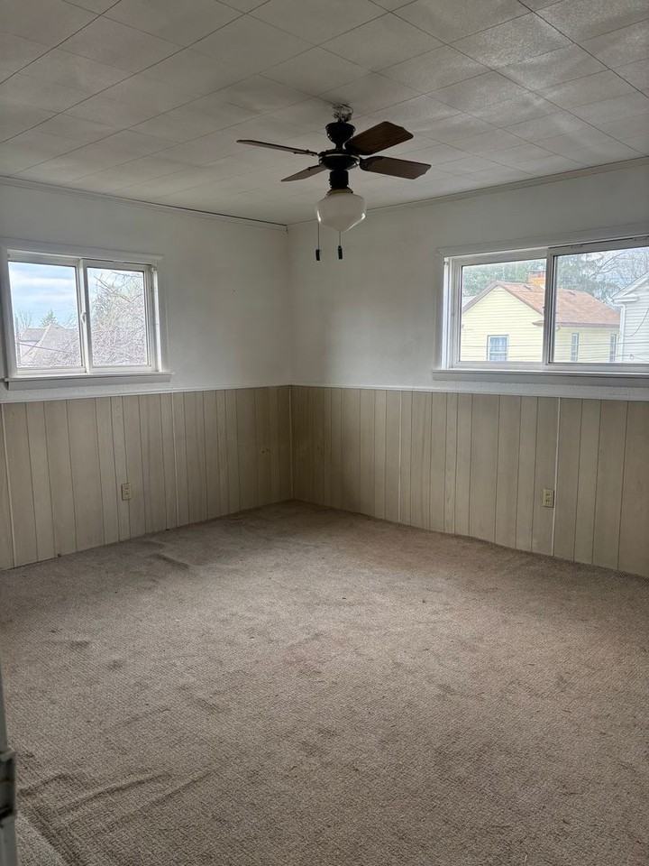 712 E Reynolds St - Photo 5 of 8