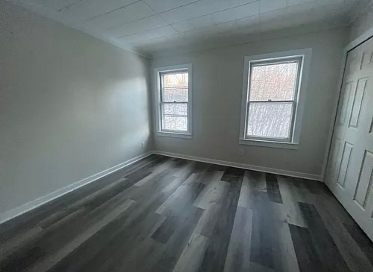 24 Christine St - Photo 6 of 10