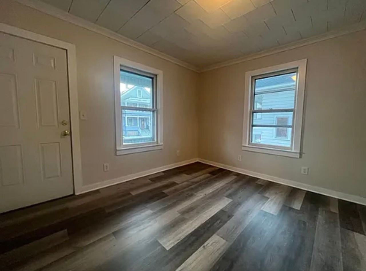 24 Christine St - Photo 7 of 10