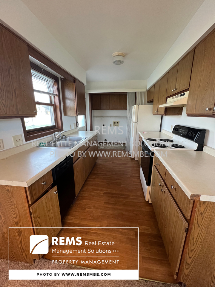 155 W Adams St - Photo 6 of 6