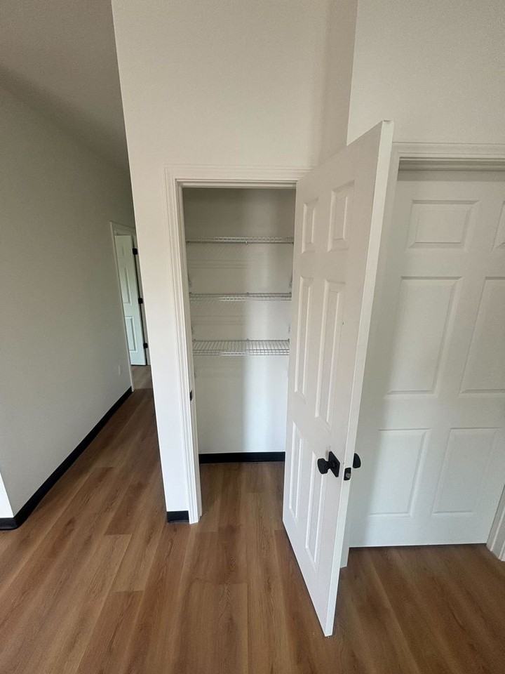 231 Walnut Hill Ln - Photo 4 of 8