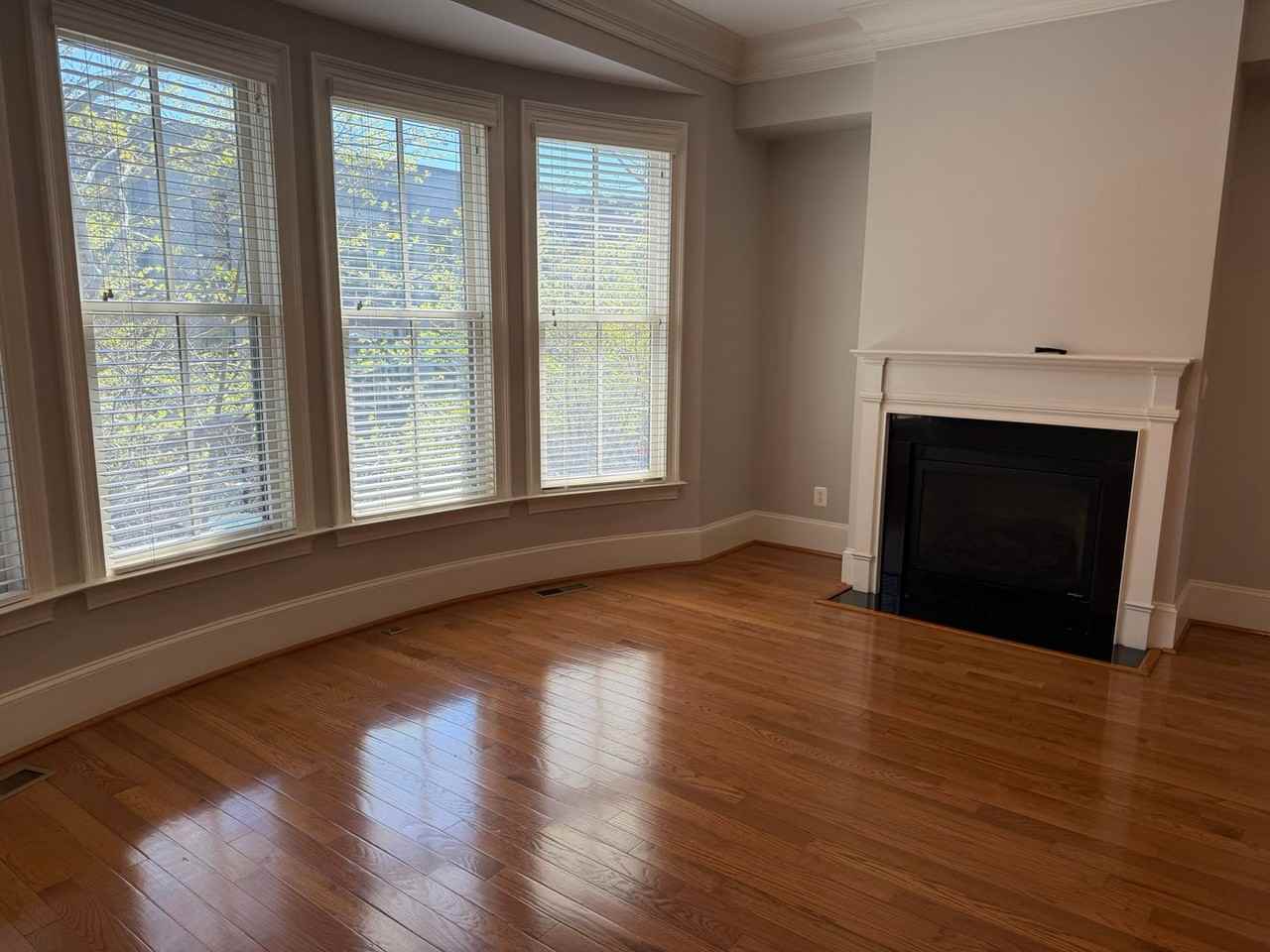 12460 Ansin Circle Dr - Photo 5 of 29