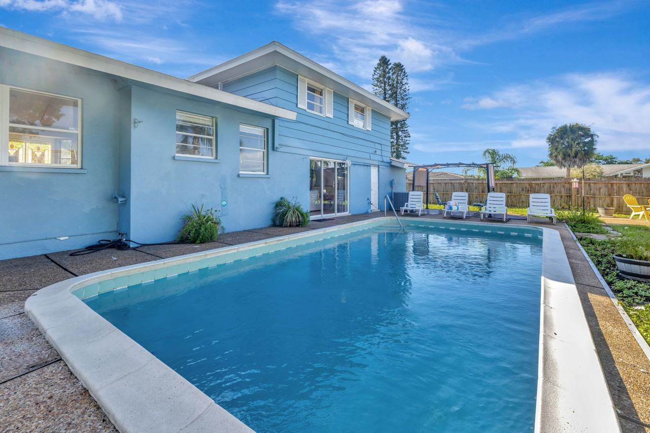 3866 Allenwood St #1 - Photo 2 of 12