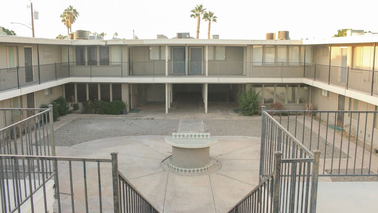 Country Club - Photo 4 of 6