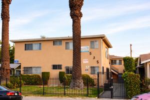 featured image of 533 W 75th St