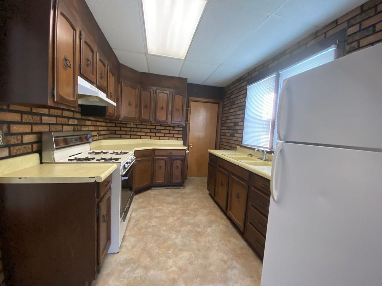 1422 5th Ave N - Photo 4 of 7