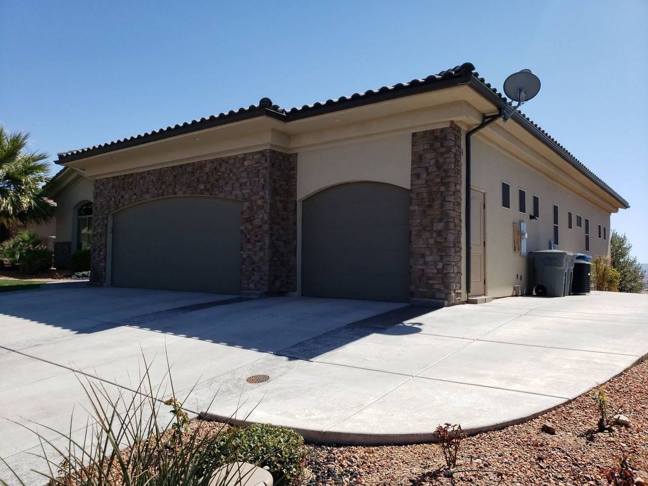 620 E Amiata Way - Photo 2 of 2