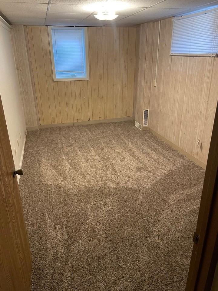 910 4th St - Photo 6 of 11