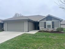 529 Se Maple Dr - Photo 1 of 1