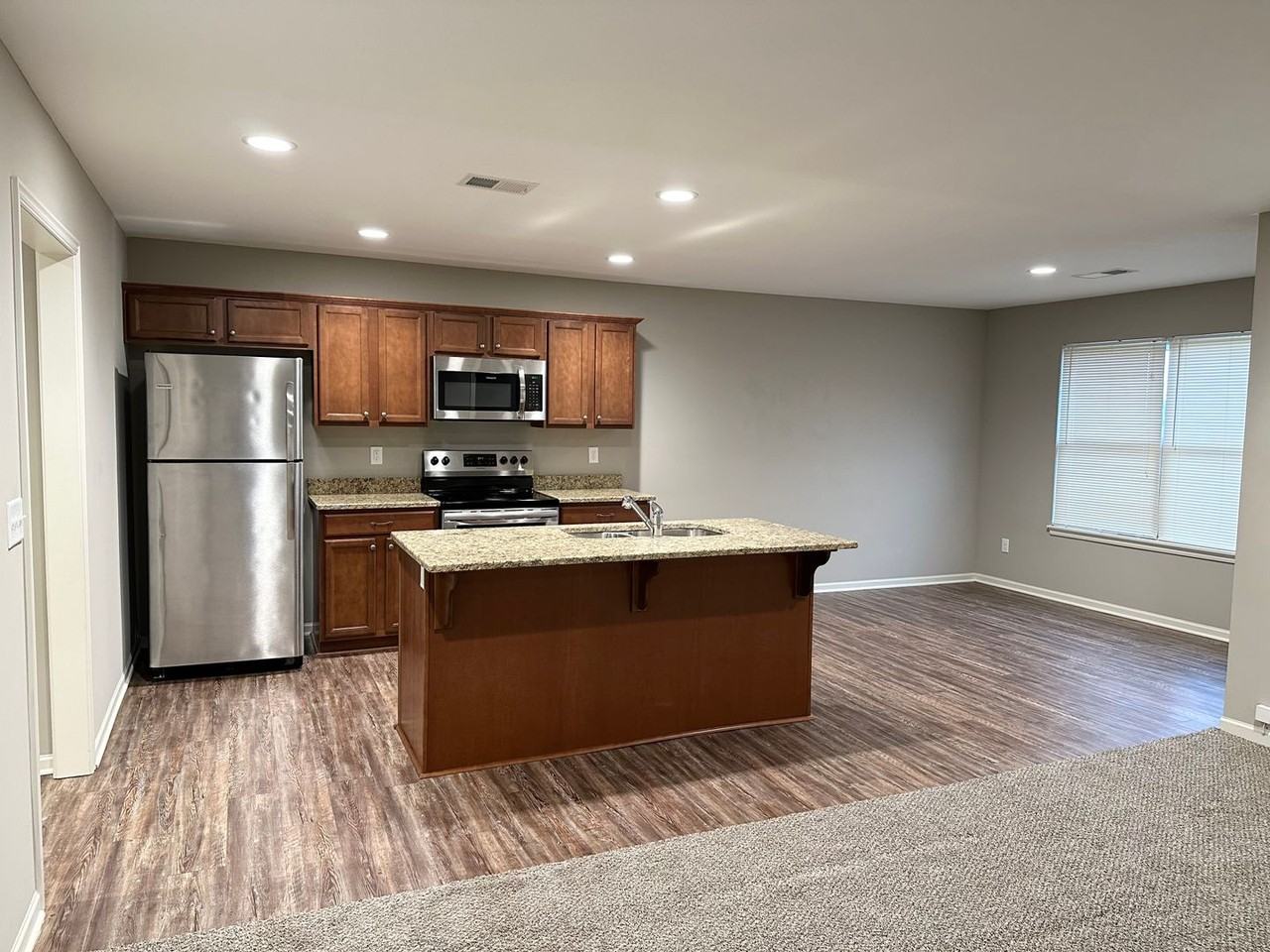 529 Se Maple Dr - Photo 5 of 14