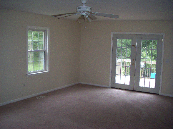 621 Lassetter Rd - Photo 3 of 6