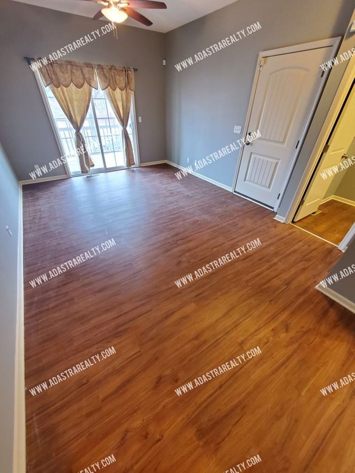 1122 Armstrong Ave - Photo 4 of 22