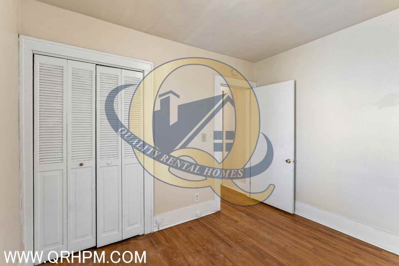 2524 Tyrone St - Photo 6 of 15