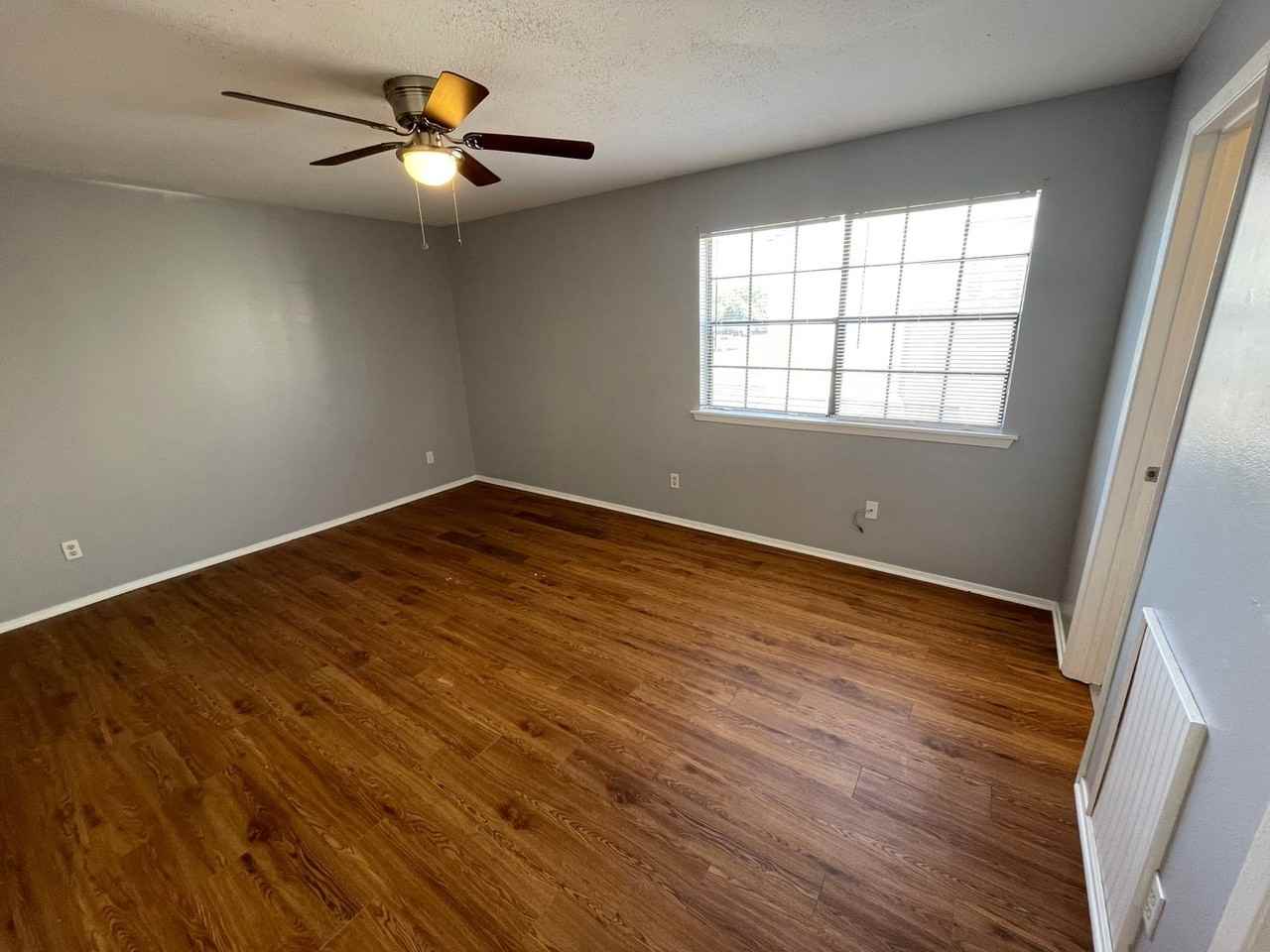 1104 Autumn Cir #D - Photo 7 of 13